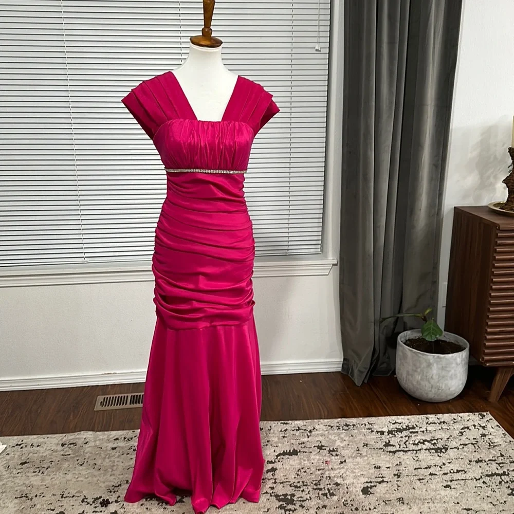 Pink beautiful dress. Handmade sleeves. Worn once only. Like new. - Picture 1 of 5